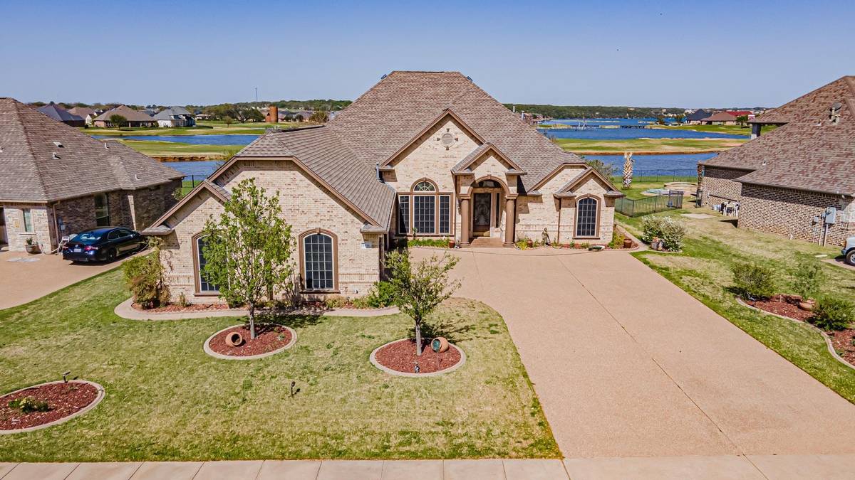 Granbury, TX 76048,2411 Waters Edge Drive