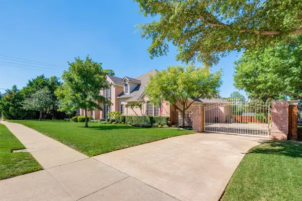 Keller, TX 76248,901 Canterbury Lane