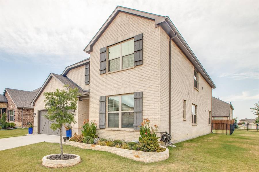 6224 Sutton Fields Trail, Aubrey, TX 76227