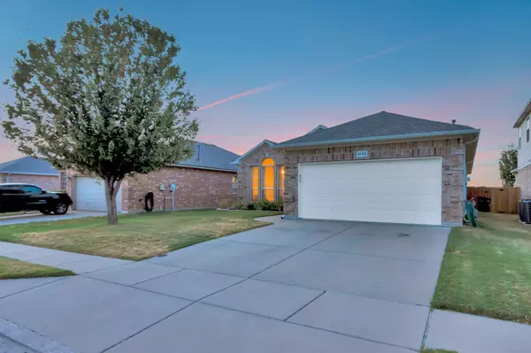 4105 Martinsburg Drive, Fort Worth, TX 76244