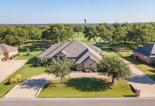 5704 Medinah Drive, Granbury, TX 76049