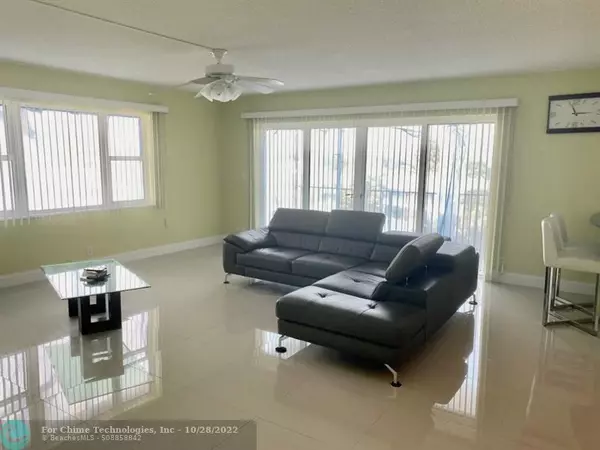 Pompano Beach, FL 33062,1200 E Hibiscus Ave  #401