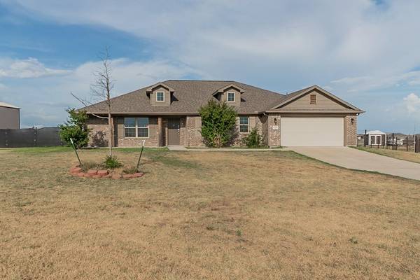 214 Live Oak Lane, Decatur, TX 76234