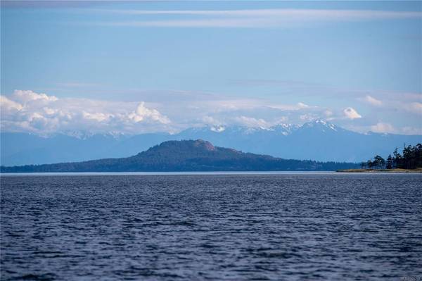 Sidney Island, BC L1L 1L1,77 Mapleleaf Lane