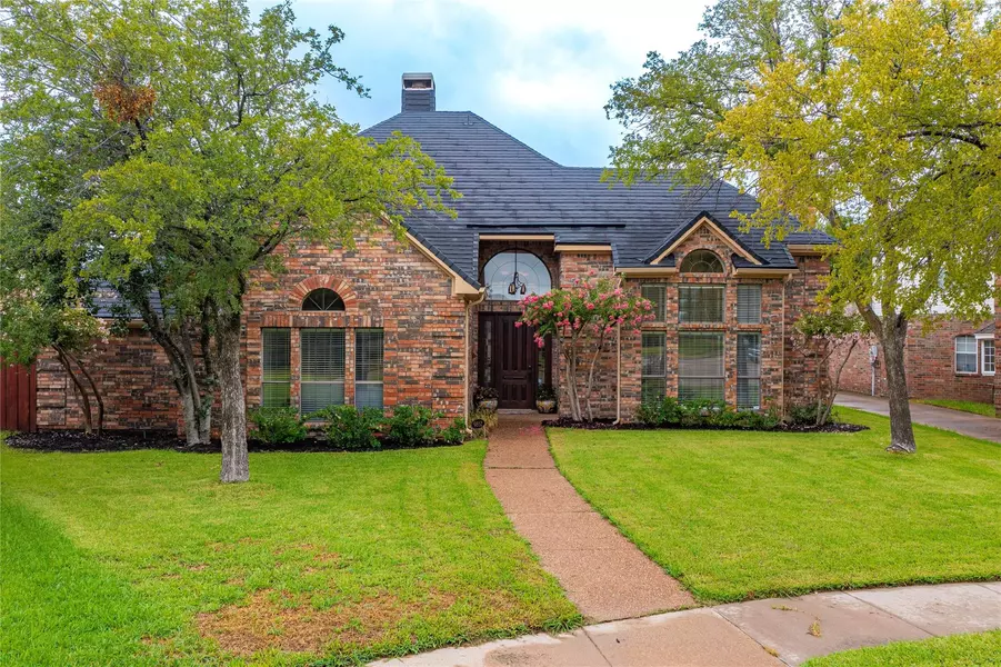 9812 Canyon Crest Circle, Irving, TX 75063