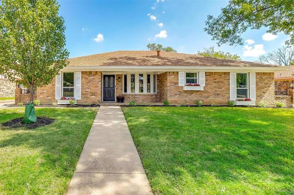 2108 Norwood Drive, Hurst, TX 76054