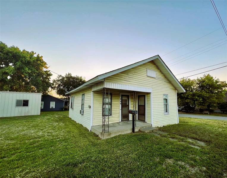 409 N Kaufman Street, Ennis, TX 75119