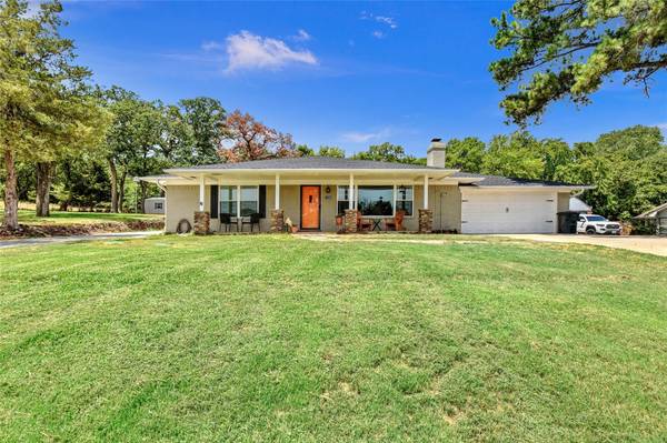 1228 Kiowa Drive W, Lake Kiowa, TX 76240