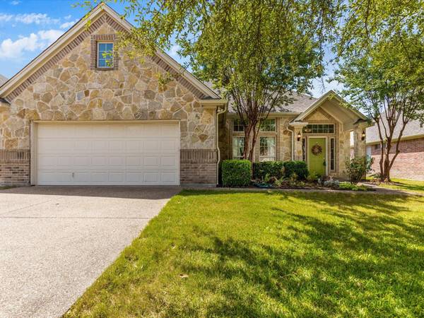 121 Castle Pines Drive, Willow Park, TX 76008