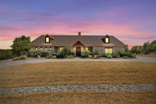 727 S Sugartree Drive S, Lipan, TX 76462