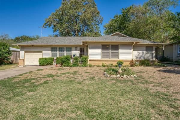 313 Parkview Drive, Arlington, TX 76010