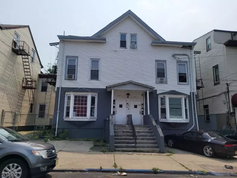 250 Van Houten St, Paterson City, NJ 07501