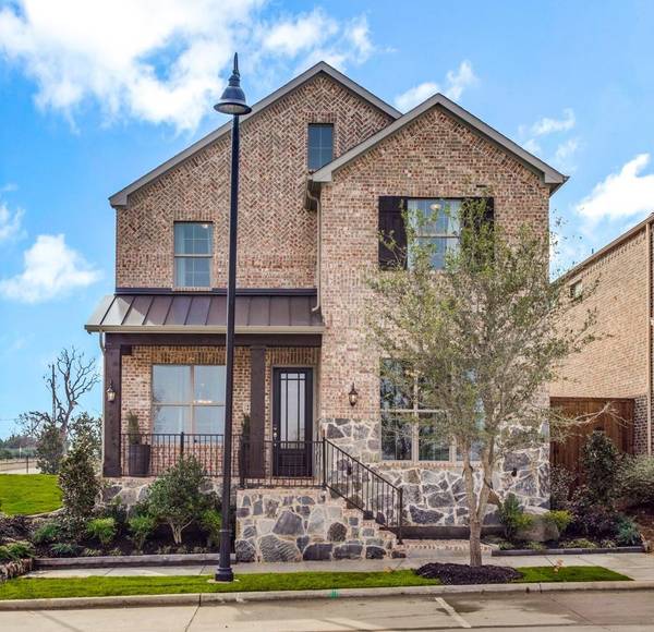 2208 Royal Crescent Drive N, Flower Mound, TX 75028