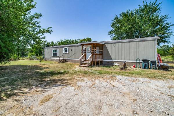 69 County Road 2075,  Commerce,  TX 75428