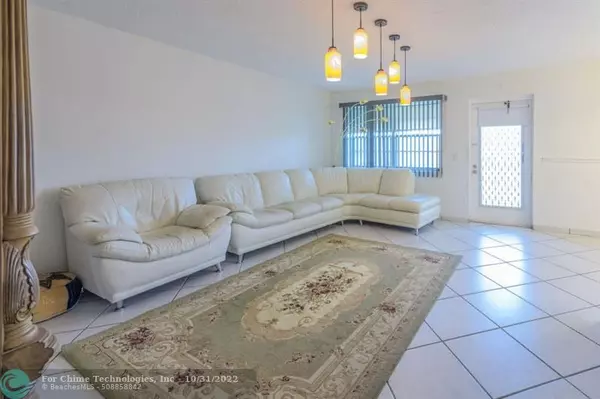 Deerfield Beach, FL 33442,48 Farnham B  #48