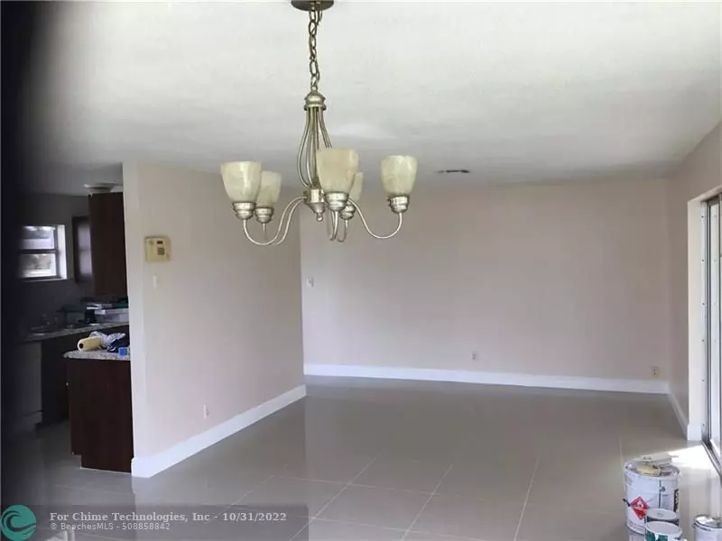 5665 N Haverhill Rd, West Palm Beach, FL 33407