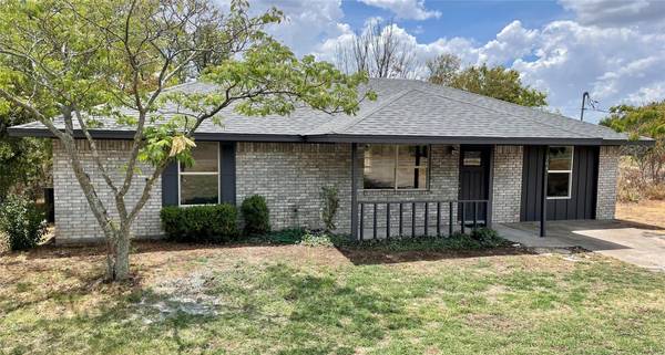 384 Mcfarland Lane,  Weatherford,  TX 76088