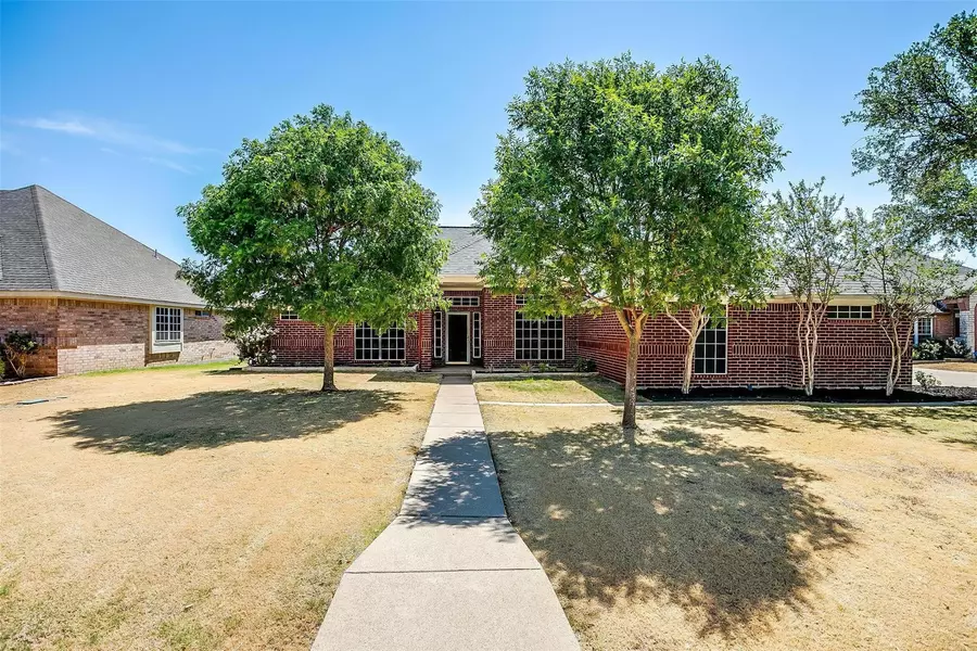 1024 Birmingham Briar Court, Crowley, TX 76036