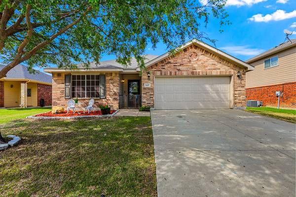 1647 Totem Pole Way, Krum, TX 76249