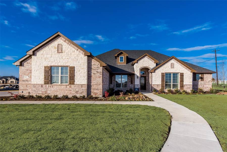 101 Harvest Meadows Lane, Van Alstyne, TX 75495