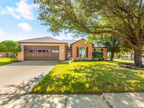 1059 Vaden Avenue, Burleson, TX 76028