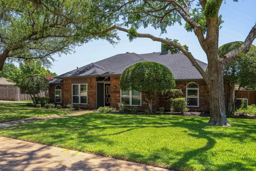 2606 Dove Creek Lane, Carrollton, TX 75006