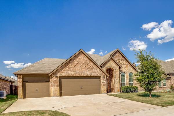 278 Pine Crest Drive, Justin, TX 76247