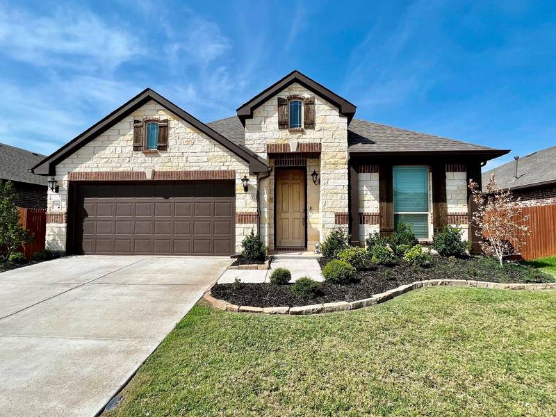 3102 Stonehaven Lane, Heartland, TX 75126