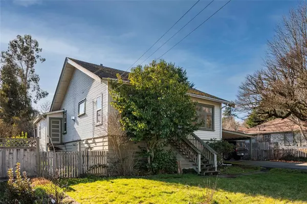 Saanich, BC V8Z 2P3,851 Jasmine Ave