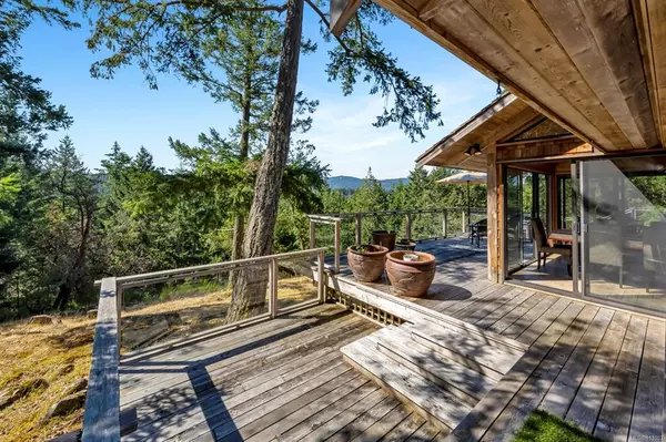 823 Nose Point Rd,  Salt Spring,  BC V8K 1S5