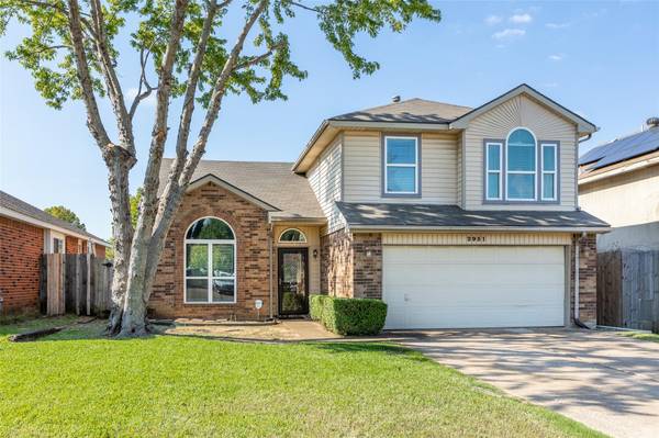 2951 Chanute Drive, Grand Prairie, TX 75052