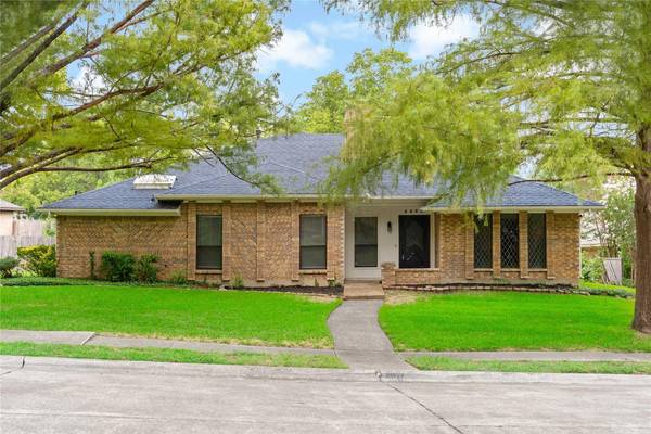 5623 Vinewood Drive, Garland, TX 75043