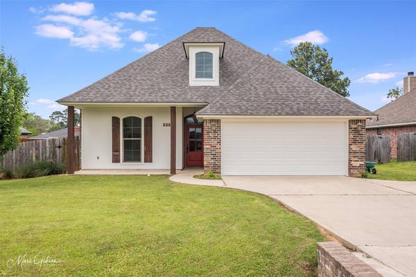 202 Sherwood Drive, Benton, LA 71006