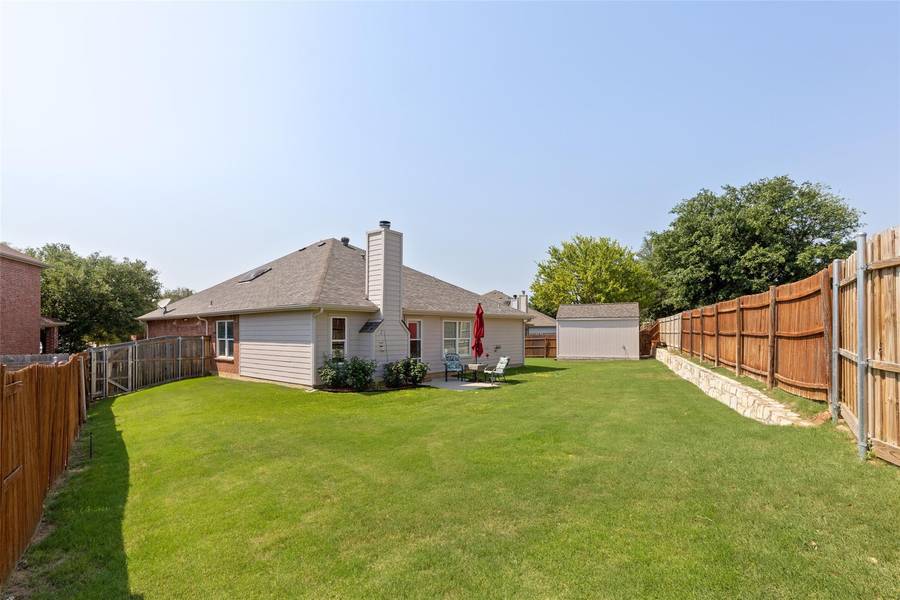 1000 Albatross Lane, Aubrey, TX 76227