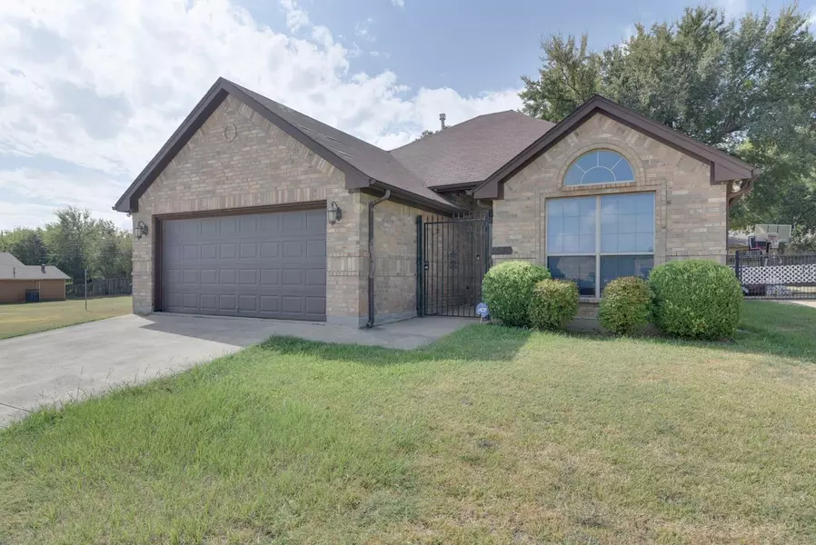 5540 E Rosedale Street, Fort Worth, TX 76112