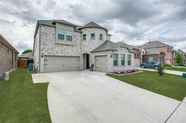 9320 Meadowpark Drive, Denton, TX 76226