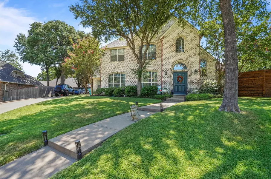 4 Woodhaven Court, Mansfield, TX 76063