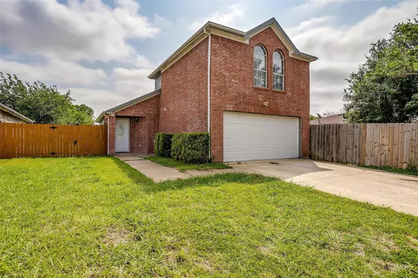 2602 Winding Road,  Fort Worth,  TX 76133