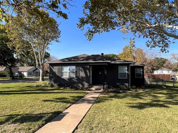 407 W Avenue F,  Garland,  TX 75040