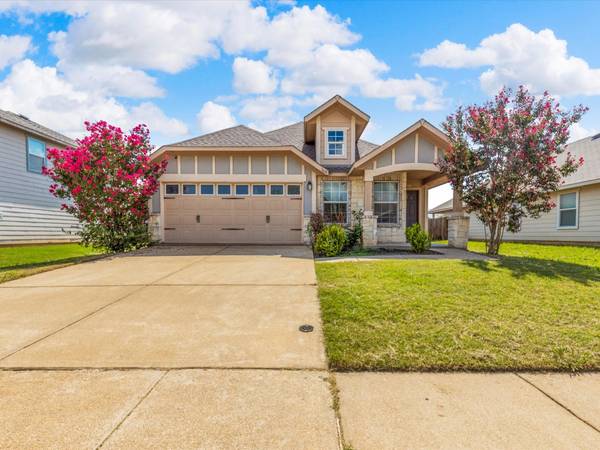 308 Wolf Mountain Lane, Fort Worth, TX 76140