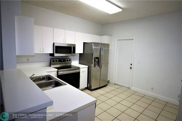 Weston, FL 33331,3865 San Simeon Cir  #3890