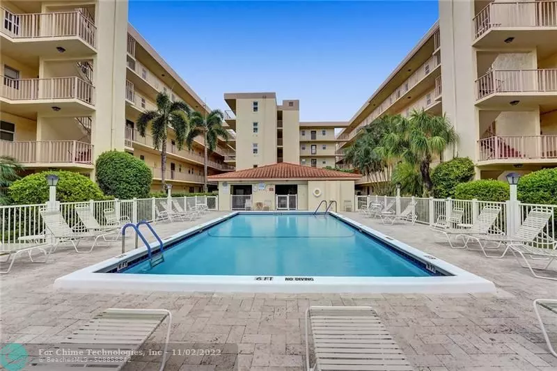 Lauderdale By The Sea, FL 33308,4629 Poinciana St  #204