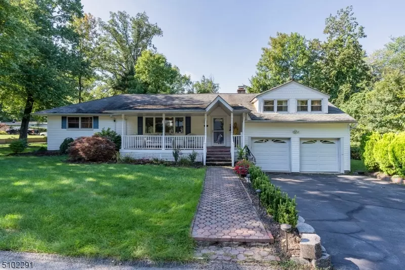 1 Ledgewood Trl, Kinnelon Boro, NJ 07405