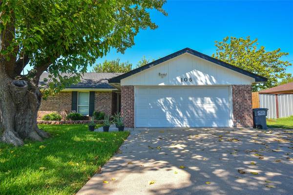 105 Creekview Drive W, Red Oak, TX 75154