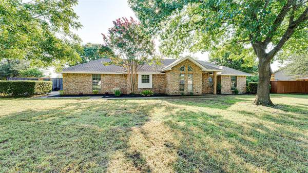 126 Jason Drive, Red Oak, TX 75154