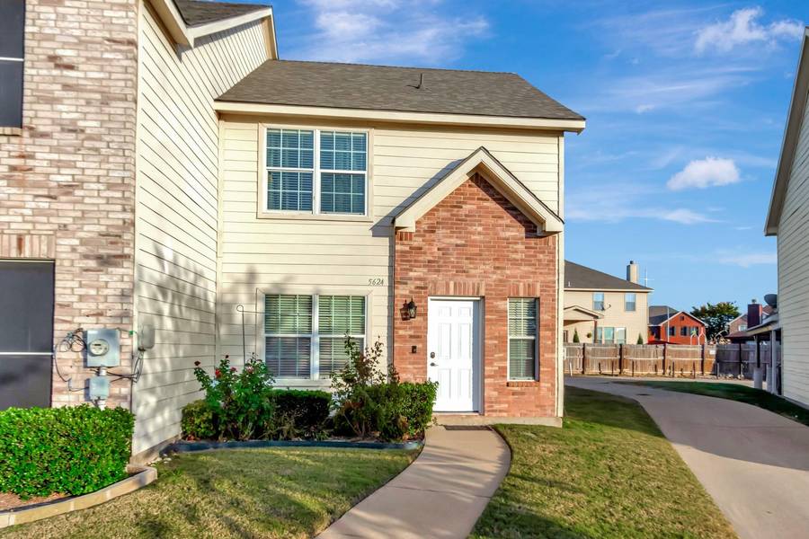 5624 Giddyup Lane, Fort Worth, TX 76179