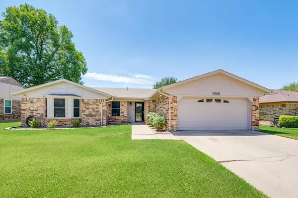 1332 Storm Drive, Bedford, TX 76022