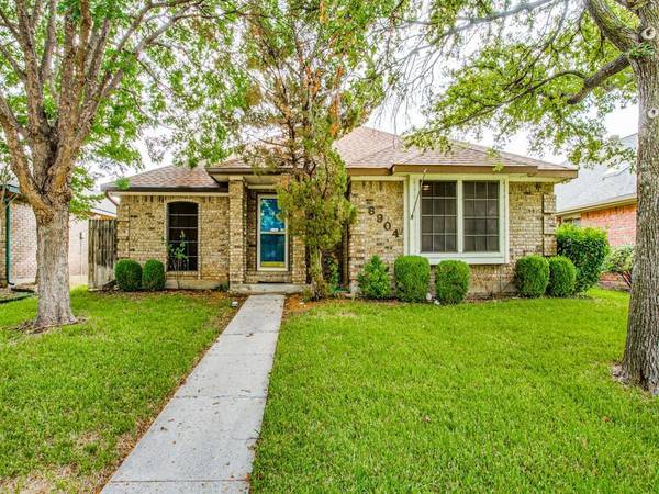 6904 Bentley Avenue, Fort Worth, TX 76137