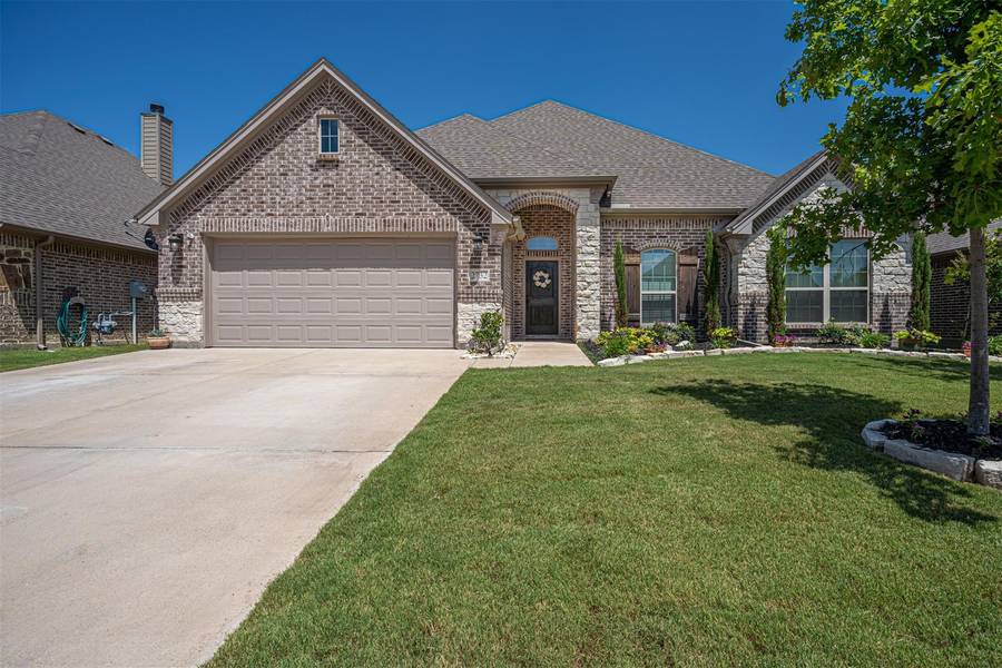 2732 Chimney Rock Road, Burleson, TX 76028