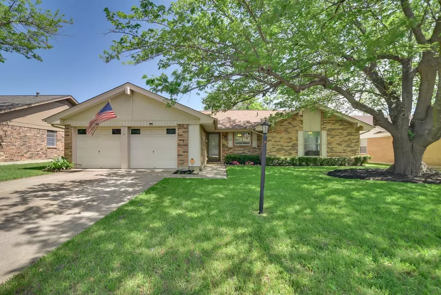 3037 Portales Drive, Fort Worth, TX 76116